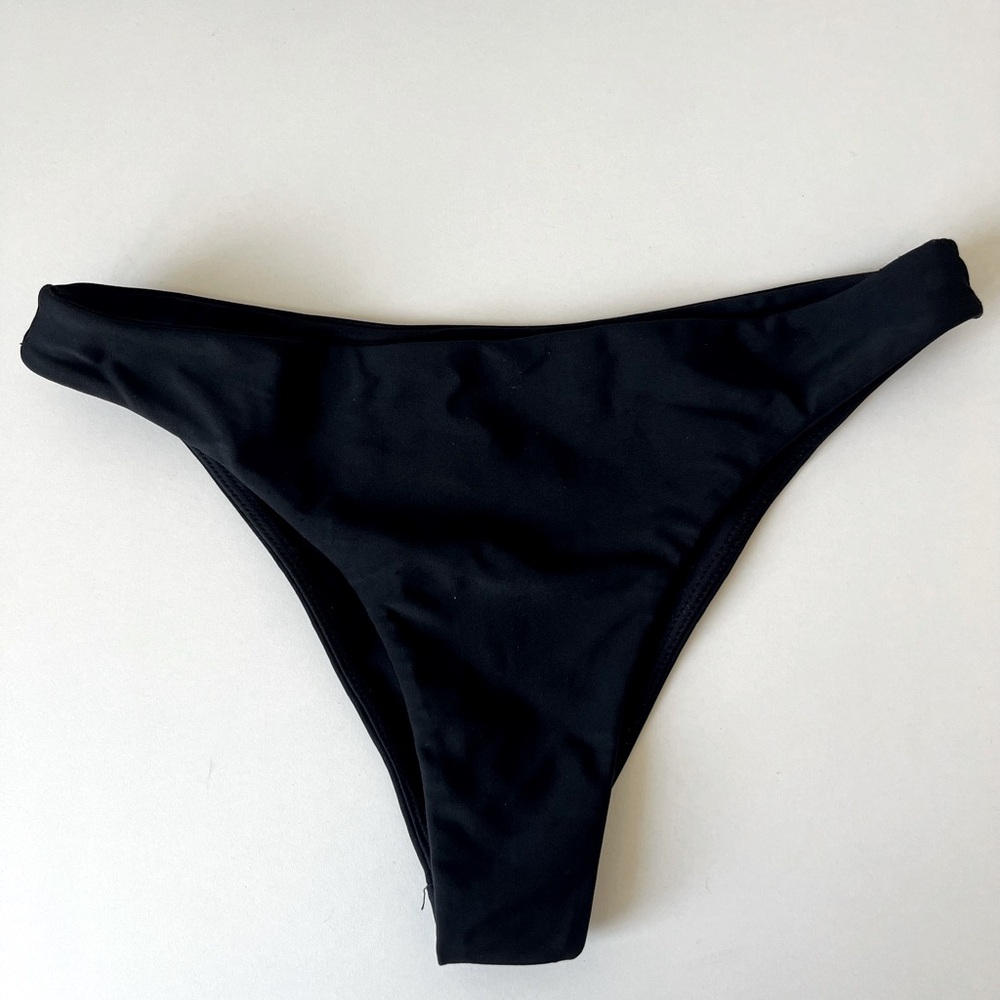 Benoa Swim Black